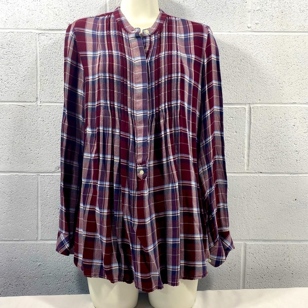 Gap plaid pleated front, long sleeve blouse​​​​​​​​​